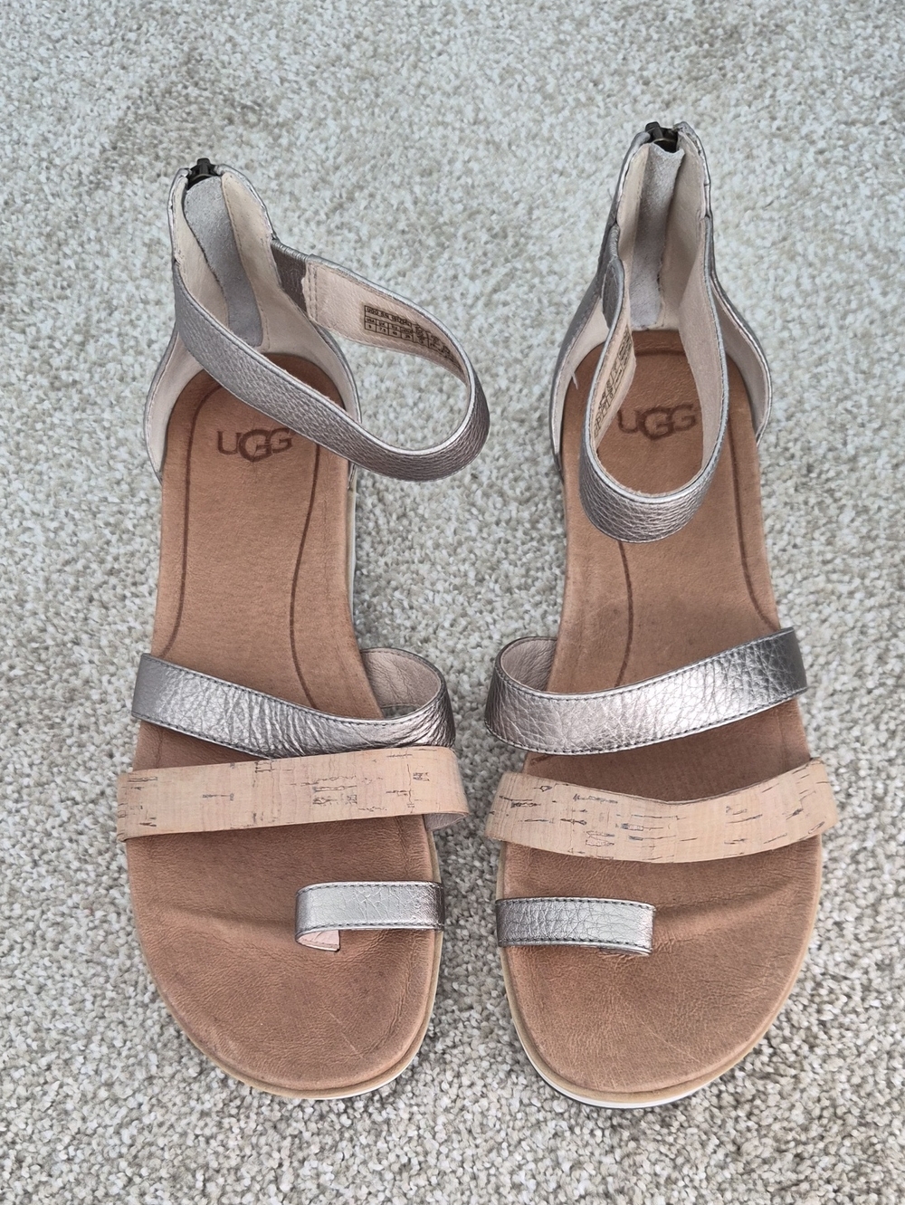 UGG Metallic Silver and Cork Strap Women’s Sandals Sz 9